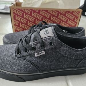 Vans 8 mens black sneakers
